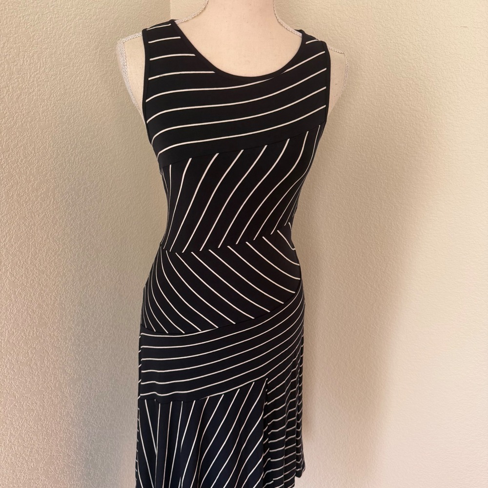 Vince Camuto Midi Dress Womens M Navy Blue Striped Asymmetrical Handkerchief Hem